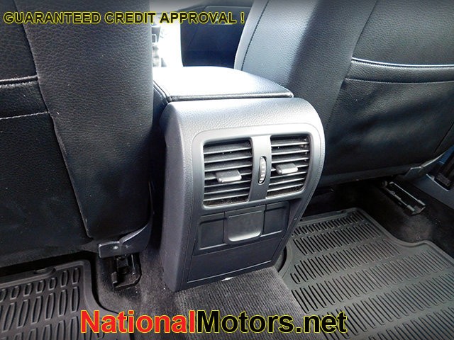 Volkswagen CC Vehicle Image 09