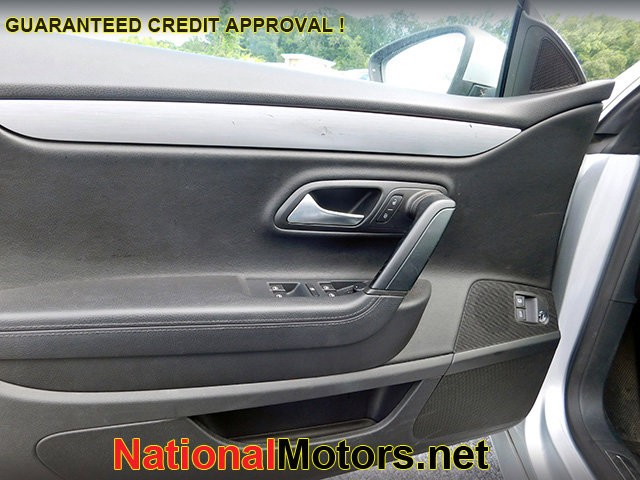 Volkswagen CC Vehicle Image 11