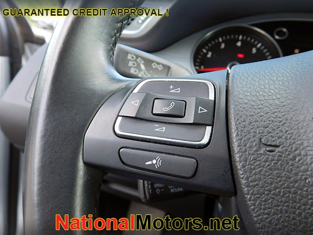 Volkswagen CC Vehicle Image 19