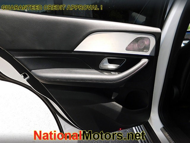 Mercedes-Benz GLE Vehicle Image 11