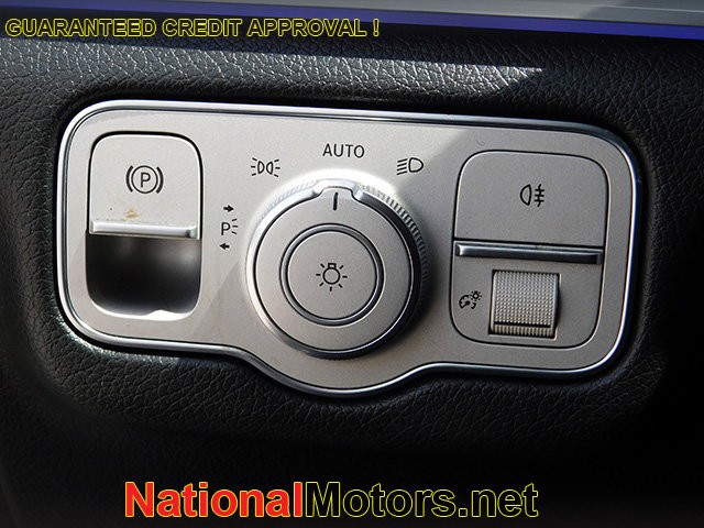 Mercedes-Benz GLE Vehicle Image 26