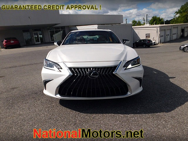 Lexus ES Vehicle Image 03