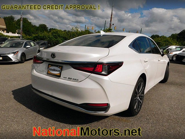 Lexus ES Vehicle Image 05