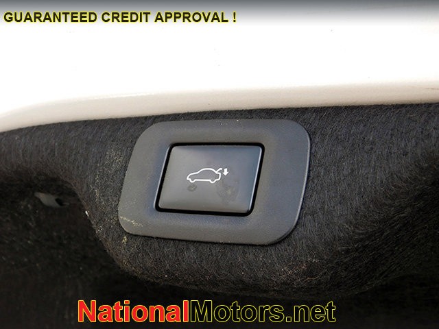 Lexus ES Vehicle Image 09
