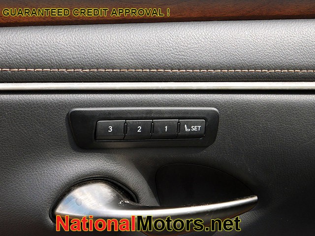 Lexus ES Vehicle Image 15