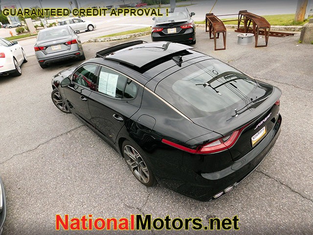Kia Stinger Vehicle Image 06