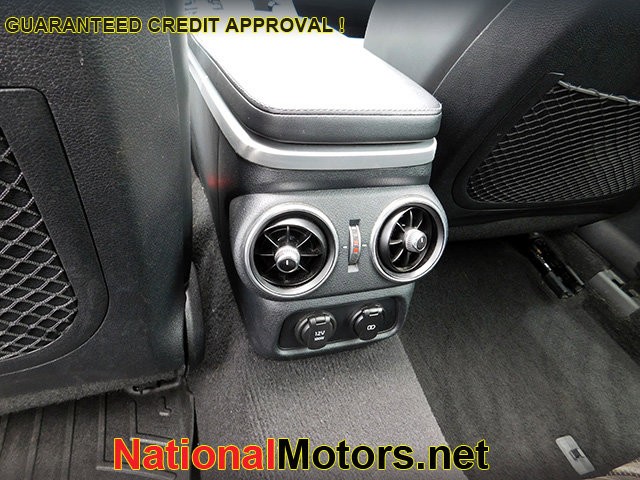 Kia Stinger Vehicle Image 15
