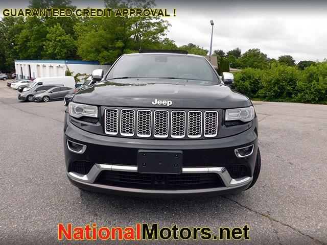 Jeep Grand Cherokee Vehicle Image 02