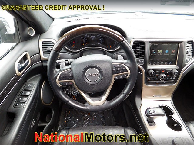 Jeep Grand Cherokee Vehicle Image 12