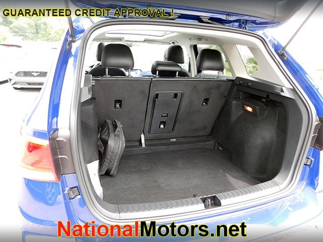 Volkswagen Taos Vehicle Image 08