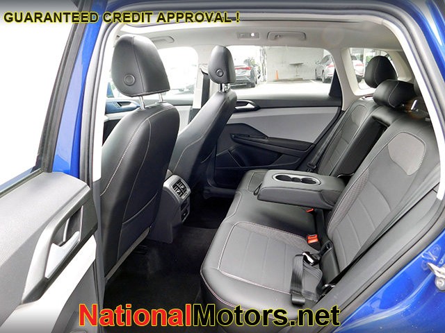 Volkswagen Taos Vehicle Image 10