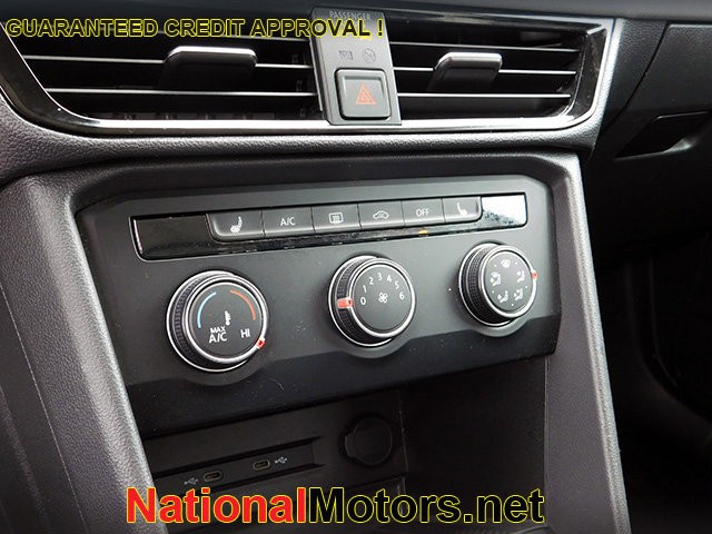 Volkswagen Taos Vehicle Image 20