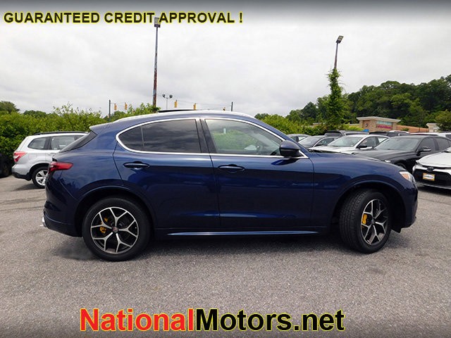 Alfa Romeo Stelvio Vehicle Image 04