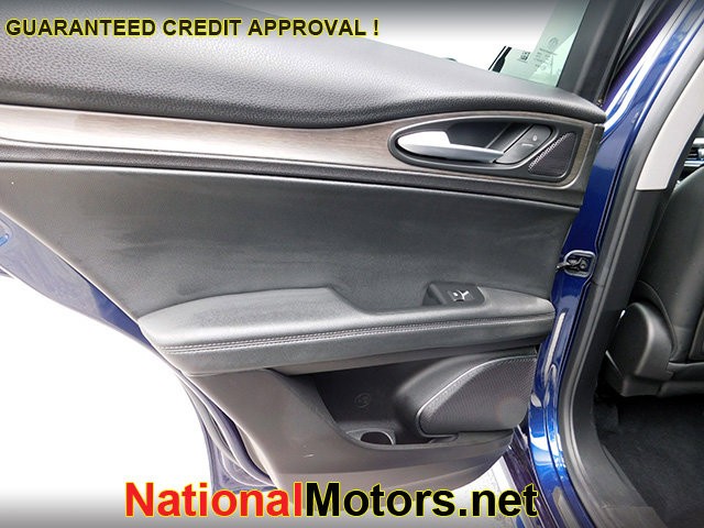 Alfa Romeo Stelvio Vehicle Image 13