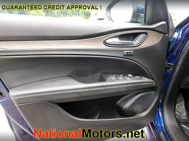 Alfa Romeo Stelvio Vehicle Image 17