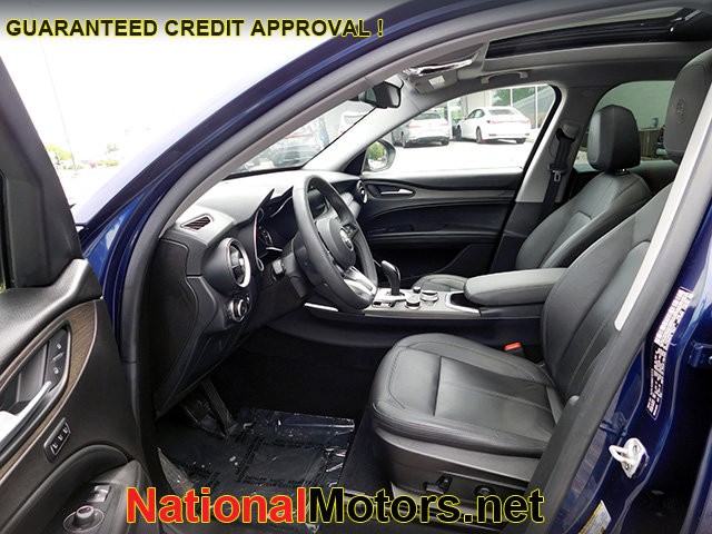 Alfa Romeo Stelvio Vehicle Image 18