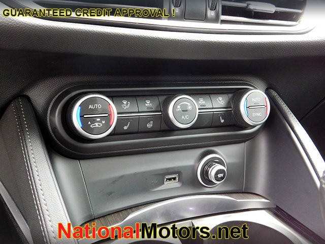 Alfa Romeo Stelvio Vehicle Image 23