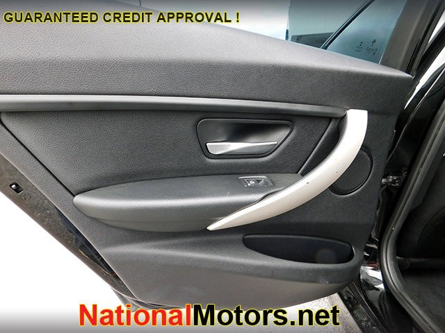 BMW 3 Series Vehicle Image 10