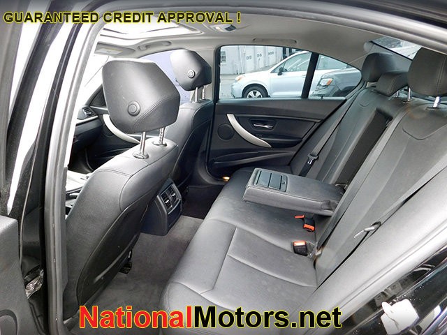 BMW 3 Series Vehicle Image 11
