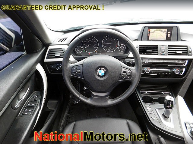 BMW 3 Series Vehicle Image 13