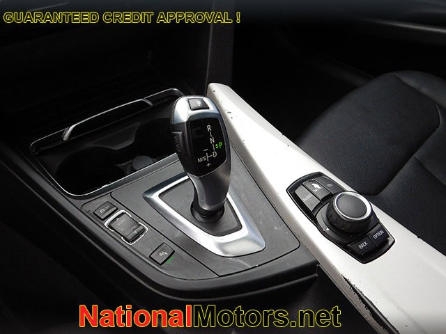 BMW 3 Series Vehicle Image 21