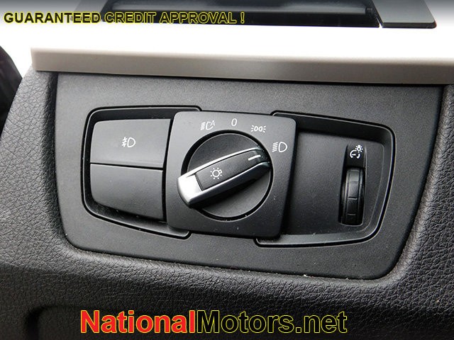 BMW 3 Series Vehicle Image 25
