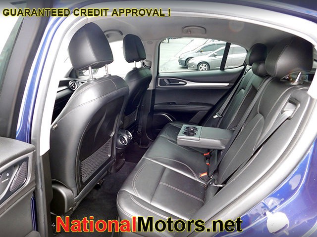 Alfa Romeo Stelvio Vehicle Image 11