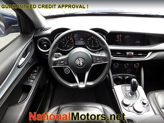 Alfa Romeo Stelvio Vehicle Image 13