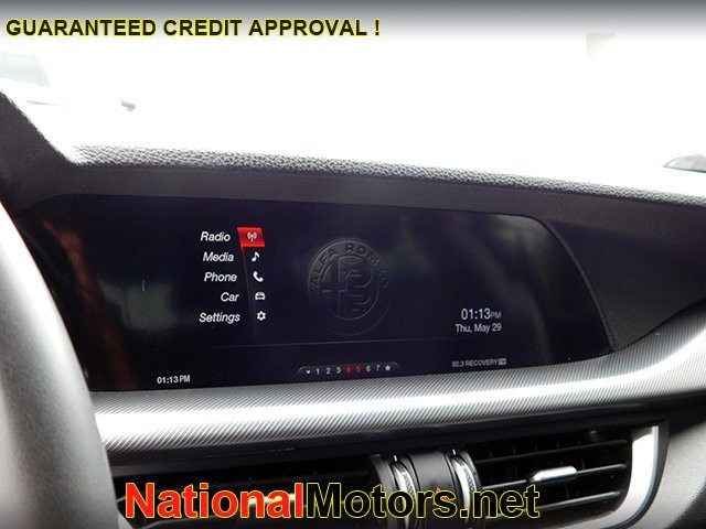 Alfa Romeo Stelvio Vehicle Image 17