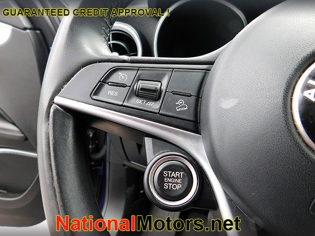 Alfa Romeo Stelvio Vehicle Image 21