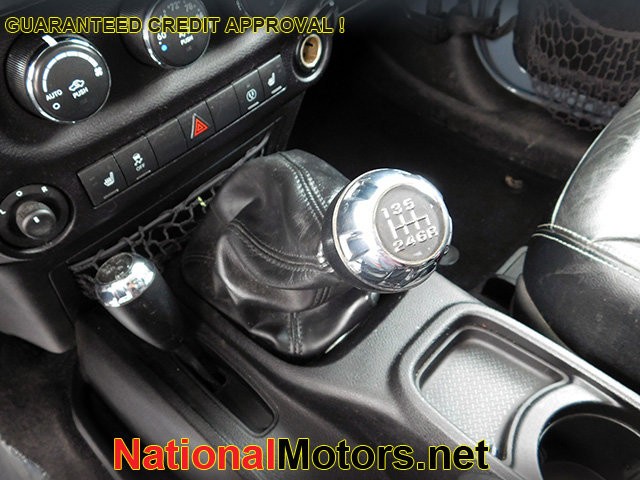 Jeep Wrangler Vehicle Image 13