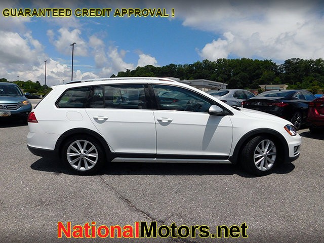 Volkswagen Golf Alltrack Vehicle Image 04
