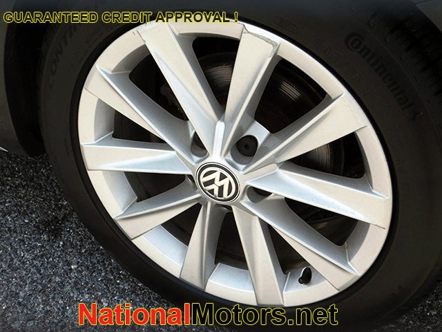 Volkswagen Golf Alltrack Vehicle Image 08