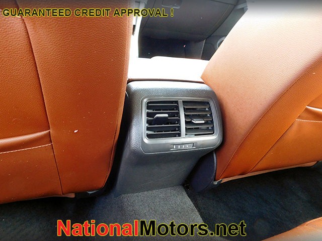 Volkswagen Golf Alltrack Vehicle Image 11