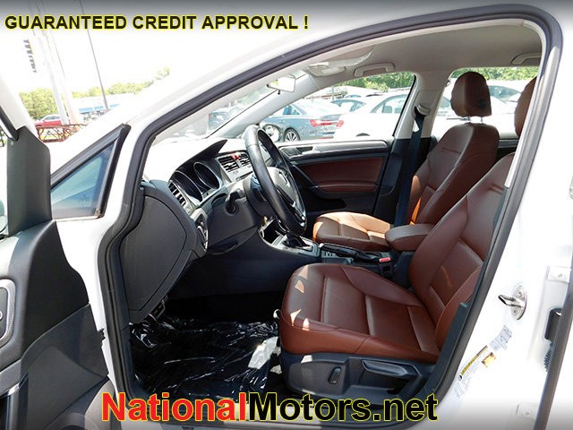 Volkswagen Golf Alltrack Vehicle Image 15