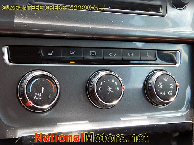 Volkswagen Golf Alltrack Vehicle Image 19