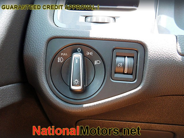 Volkswagen Golf Alltrack Vehicle Image 24