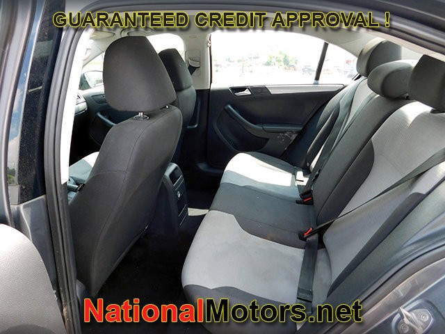 Volkswagen Jetta Vehicle Image 06