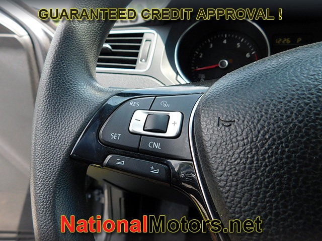Volkswagen Jetta Vehicle Image 14