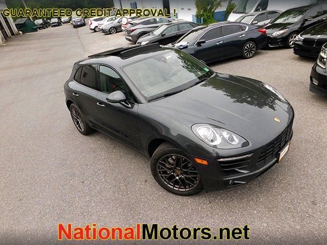 Porsche Macan Vehicle Image 02
