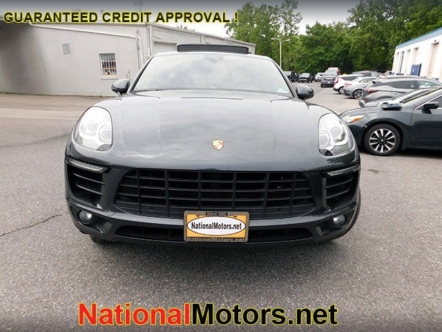 Porsche Macan Vehicle Image 03