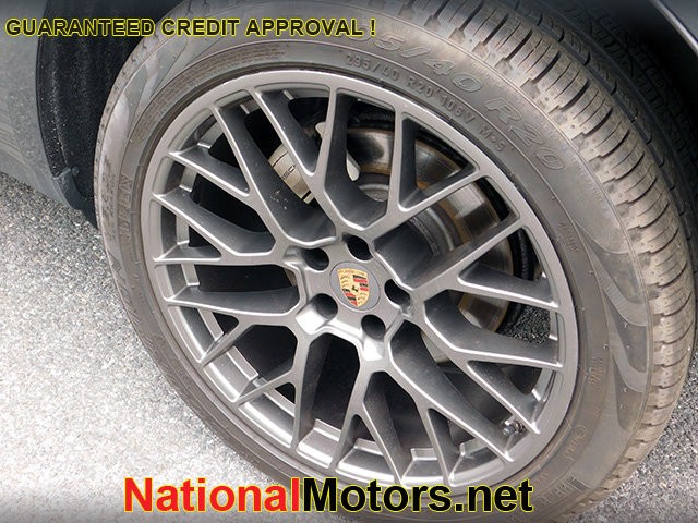 Porsche Macan Vehicle Image 06