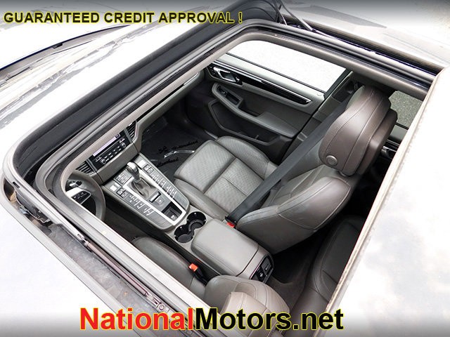 Porsche Macan Vehicle Image 07