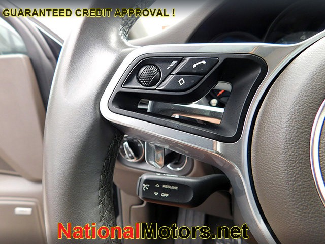 Porsche Macan Vehicle Image 25