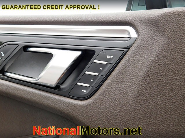 Porsche Macan Vehicle Image 29