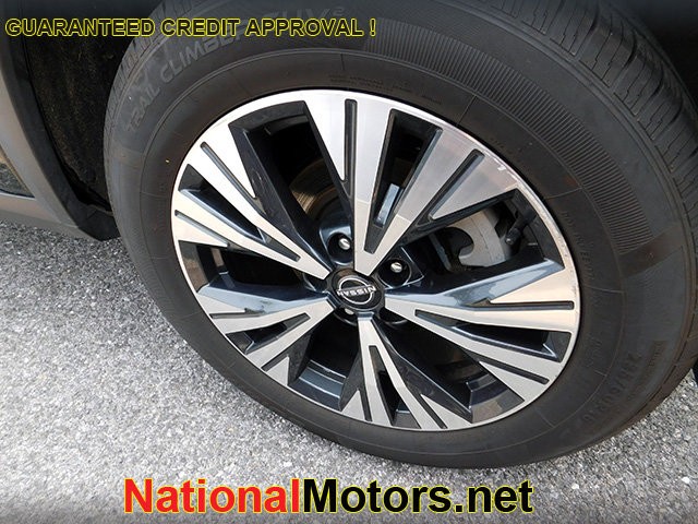 Nissan Rogue Vehicle Image 08