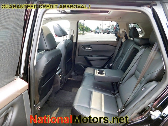 Nissan Rogue Vehicle Image 10