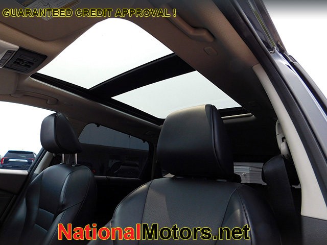 Nissan Rogue Vehicle Image 16