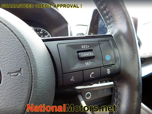 Nissan Rogue Vehicle Image 21