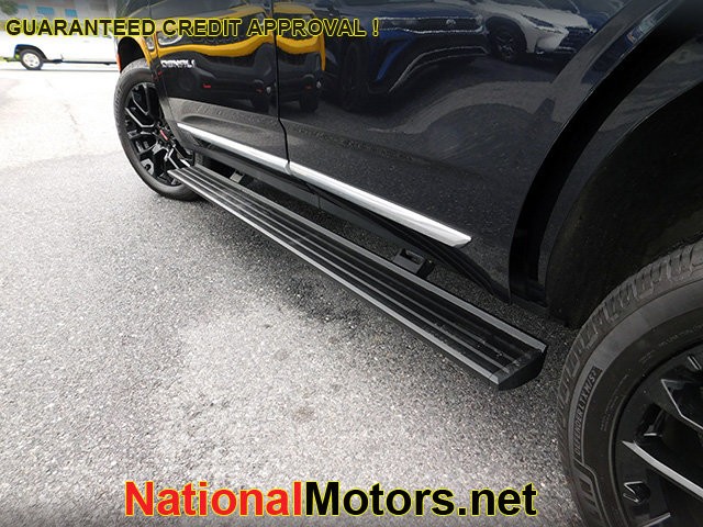 GMC Yukon Vehicle Image 09